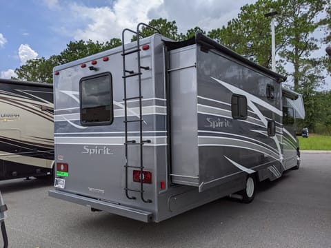 2022 Winnebago Spirit 31H Bunk House Drivable vehicle in The Villages