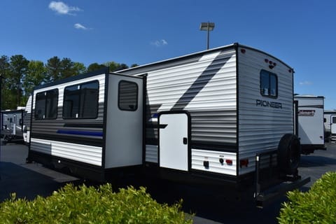 2021 Heartland Pioneer BH322 Towable trailer in Chesapeake