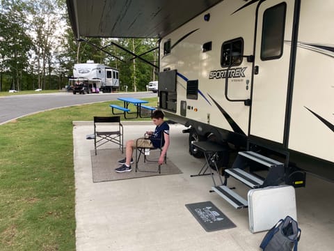 2019 Venture RV SportTrek 270VBH Ziehbarer Anhänger in Goodlettsville