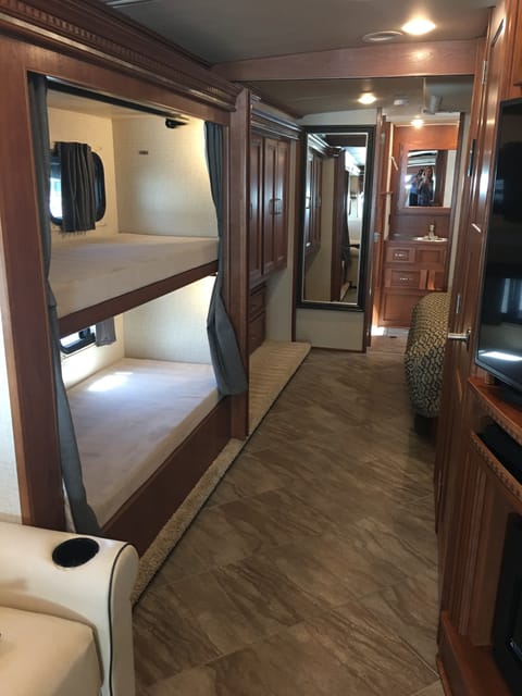 2017 Winnebago Forza 38W w/ Bunks Drivable vehicle in El Cajon