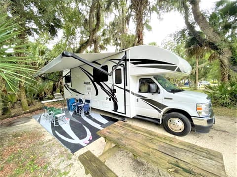 "Luxury Farmhouse" 2022 Jayco Redhawk 31F Drivable vehicle in Chantilly