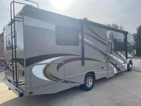 2016 Thor Motor Coach Four Winds 28Z Drivable vehicle in Wyoming