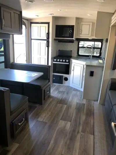 New Keystone Cougar w/all Amenities for Glamping! Towable trailer in Oceano