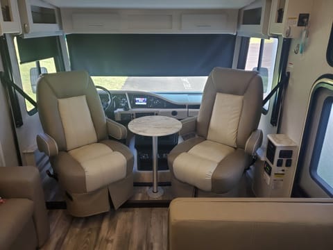 2022 Holiday Rambler Admiral 29M Vehículo funcional in Feasterville-Trevose