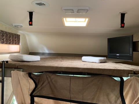 2010 Coachmen RV Freelander 32BH Drivable vehicle in Kingsport