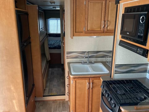 2017 Winnebago Minnie Winnie 31H Drivable vehicle in Ridgecrest