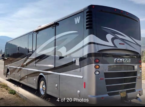 2014 Winnebago Forza 38R Drivable vehicle in Culver City