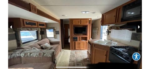 2014 Skyline Nomad Joey Select 298 Towable trailer in Canyon Lake