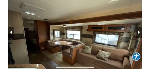 2014 Skyline Nomad Joey Select 298 Towable trailer in Canyon Lake