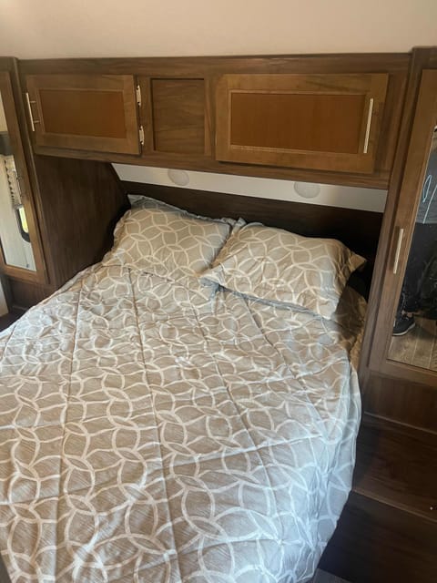 2019 Forest River RV Cherokee 264DBH Towable trailer in Cleburne