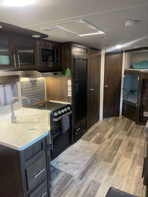 2019 Forest River RV Cherokee 264DBH Towable trailer in Cleburne