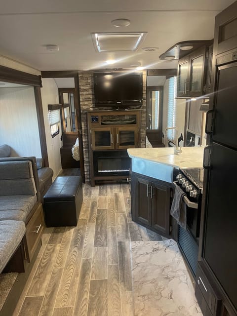 2019 Forest River RV Cherokee 264DBH Towable trailer in Cleburne