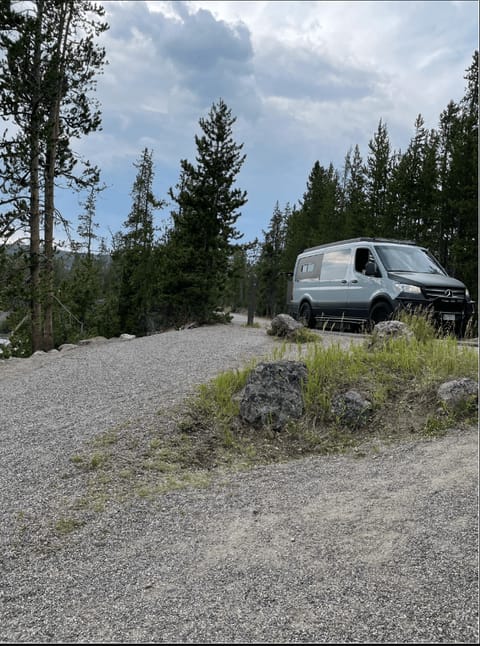 The Big Rig - 2020 Mercedes Sprinter Camper Van Reisemobil in Costa Mesa