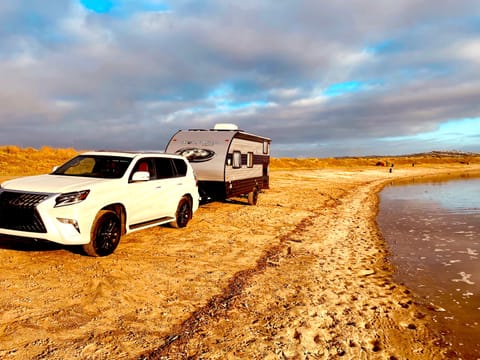 * Top Deals RV Rentals+Sand & Dust friendly* Towable trailer in Orange
