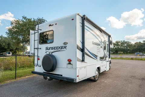 2018 Forester Class C RV “Lola” Véhicule routier in Greater Carrollwood