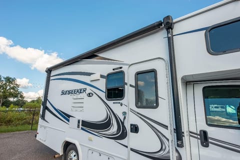 2018 Forester Class C RV “Lola” Drivable vehicle in Greater Carrollwood