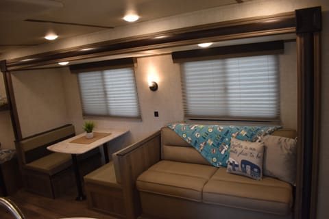 2021 Gulf Stream Kingsport 268 BH Towable trailer in Tyler