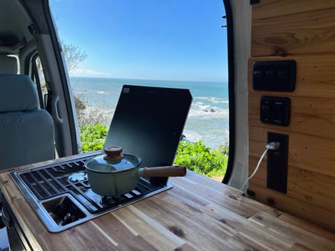 Your luxury apartment on wheels - The Great White Campervan in Petaluma