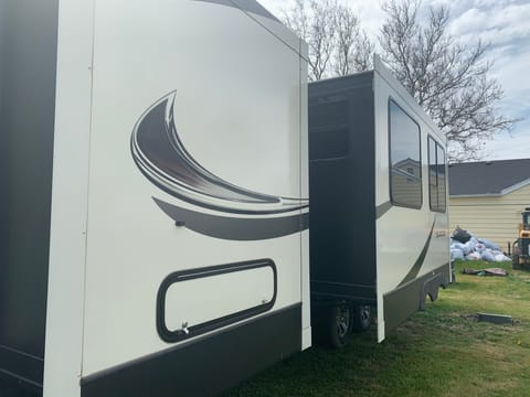 Pet Friendly Keystone RV Sprinter Campfire Edition Towable trailer in Central Point