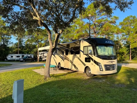 2022 Thor Motor Coach ACE 32.3 Drivable vehicle in Greater Carrollwood