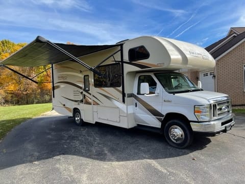 2017 Thor Motor Coach Freedom Elite 26HE Drivable vehicle in Wyoming