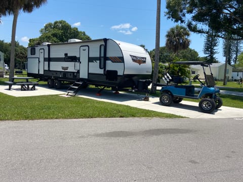 Reba-Family camper with BUNKHOUSE Towable trailer in Lehigh Acres