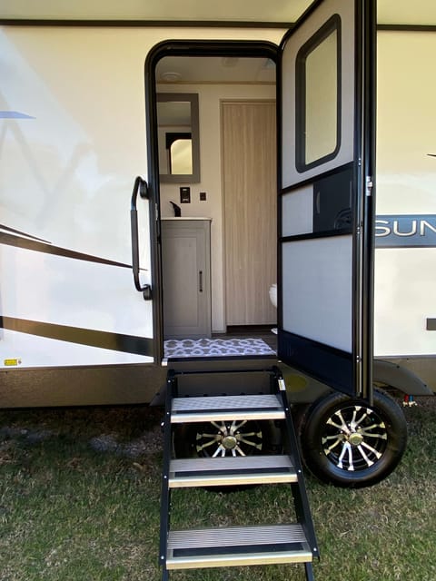 2022 Heartland Sundance Ultra Lite 324 BH Towable trailer in Woodway