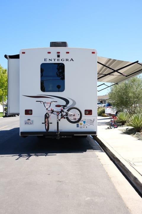 2019 Entegra Coach Vision 29F (Fully Renovated) Drivable vehicle in Menifee