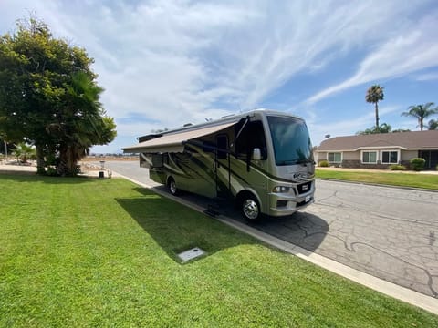 2019 Newmar Bay Star 3124 Drivable vehicle in Moreno Valley