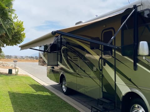 2019 Newmar Bay Star 3124 Drivable vehicle in Moreno Valley