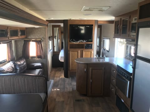 2017 Forest River RV Wildwood 32BHDS Towable trailer in Murrieta