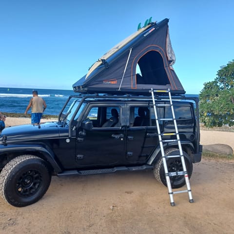 Jeep Wrangler Sahara w/New Roofnest Camper UPDATED Towable trailer in Kahului