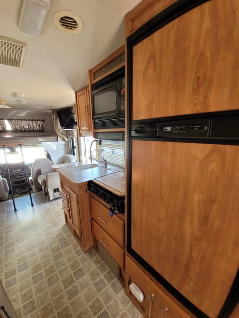 2007 Winnebago Outlook 27D Drivable vehicle in Serra Mesa