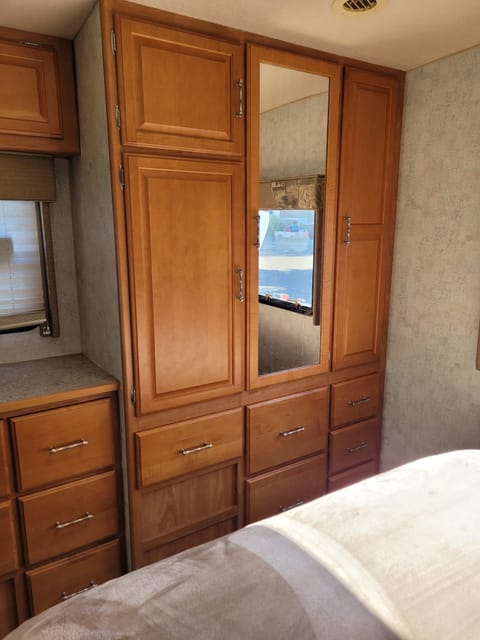 2007 Winnebago Outlook 27D Drivable vehicle in Serra Mesa