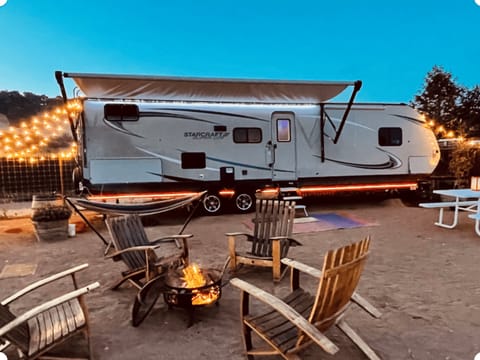 2BR Beauty *StarCraft* (Delivery Available) Towable trailer in Celebration