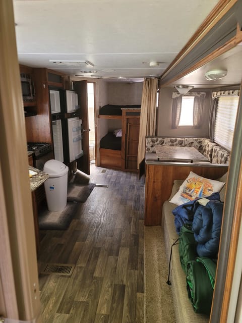 2015 Keystone RV Hideout 28BHSWE Towable trailer in Red Bluff