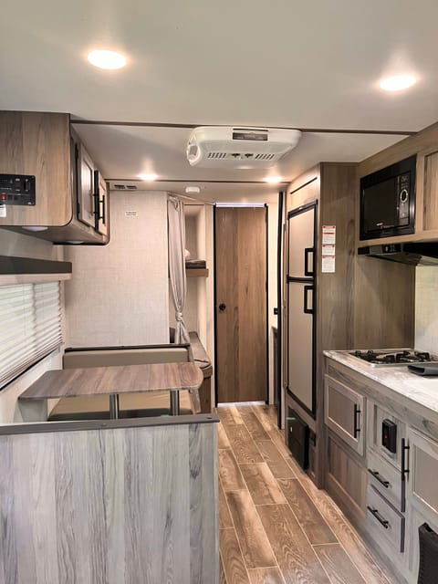 2021 Gulf Stream RV Kingsport 248 BH Towable trailer in Pembroke Pines