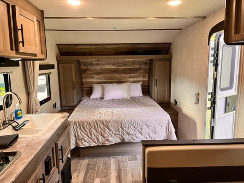 2021 Gulf Stream RV Kingsport 248 BH Towable trailer in Pembroke Pines