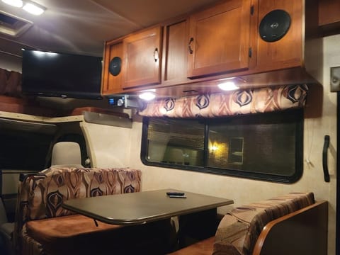 2011 Coachmen RV Freelander 27QB Drivable vehicle in Grand Junction