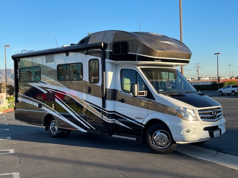 2016 Itasca Navion 24J  A&H DIRECT RV RENTALS Drivable vehicle in North Hollywood