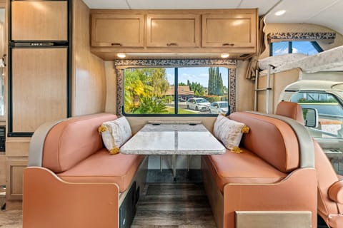 2019 Thor Motor Coach Four Winds 23U Drivable vehicle in North Tustin