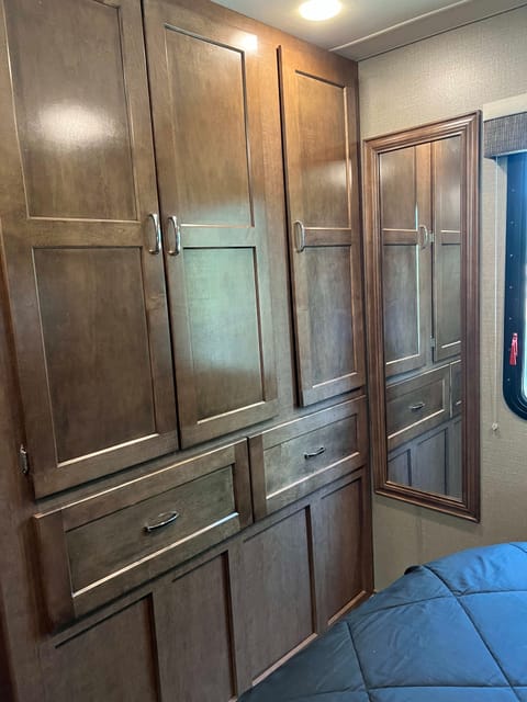 2019 Winnebago Intent 30R Drivable vehicle in Foothill Ranch