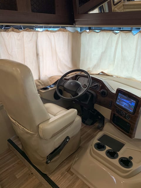 2019 Thor Motor Coach ACE 30.2 Véhicule routier in Norcross