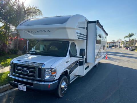 2019 Entegra Coach Odyssey 31f Drivable vehicle in Seal Beach
