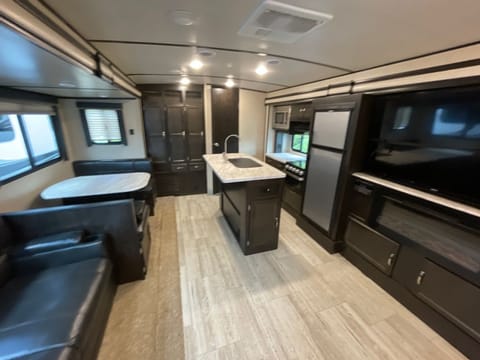 2020 Coachmen RV Spirit Ultra Lite 3379BH Towable trailer in Concord