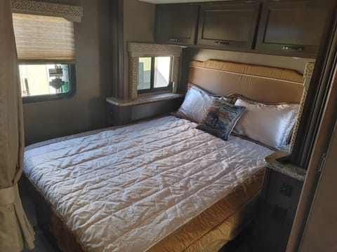 2019 Thor Motor Coach Freedom Elite HE26 Drivable vehicle in Silverado Ranch