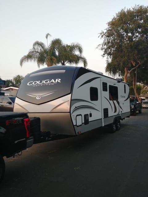 New 2021 keystone cougar King Bed and bunk beds Towable trailer in Seal Beach