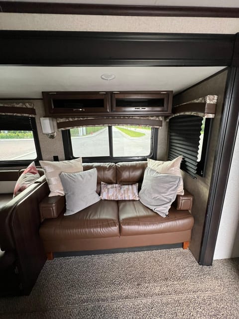 2018 Jayco Jay Flight 32BHDS Ziehbarer Anhänger in Doral