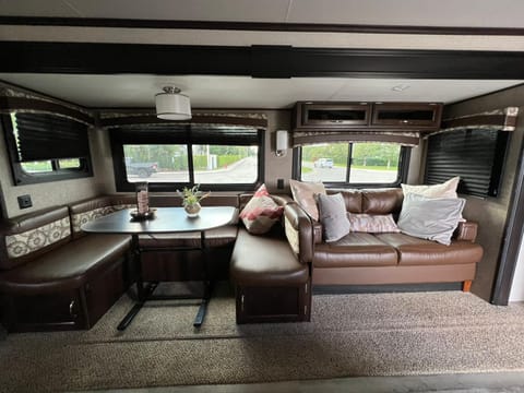 2018 Jayco Jay Flight 32BHDS Ziehbarer Anhänger in Doral