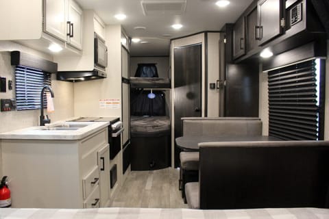 2022 Jayco Jay Flight SLX 224BH Towable trailer in Rockford